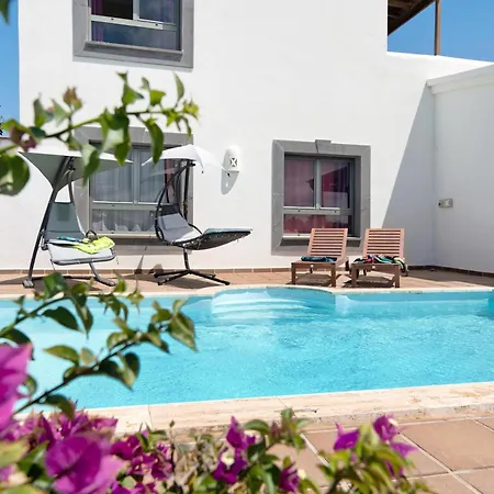 Villa Montana Roja Playa Blanca