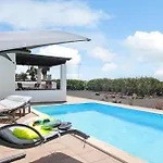Montana Roja Villa *