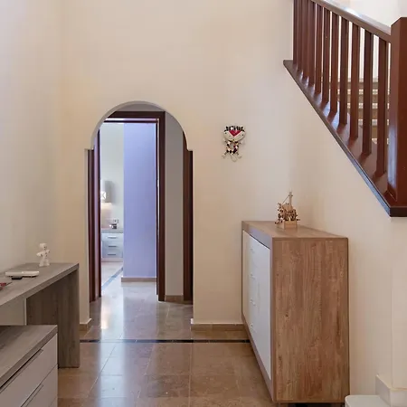 فيلة Montana Roja بلايا بلانكا